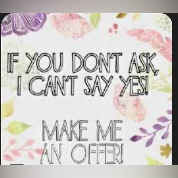 Meet your Posh Ambassador , Melanie  Make your offers NO TRADES - Picture 13 of 15